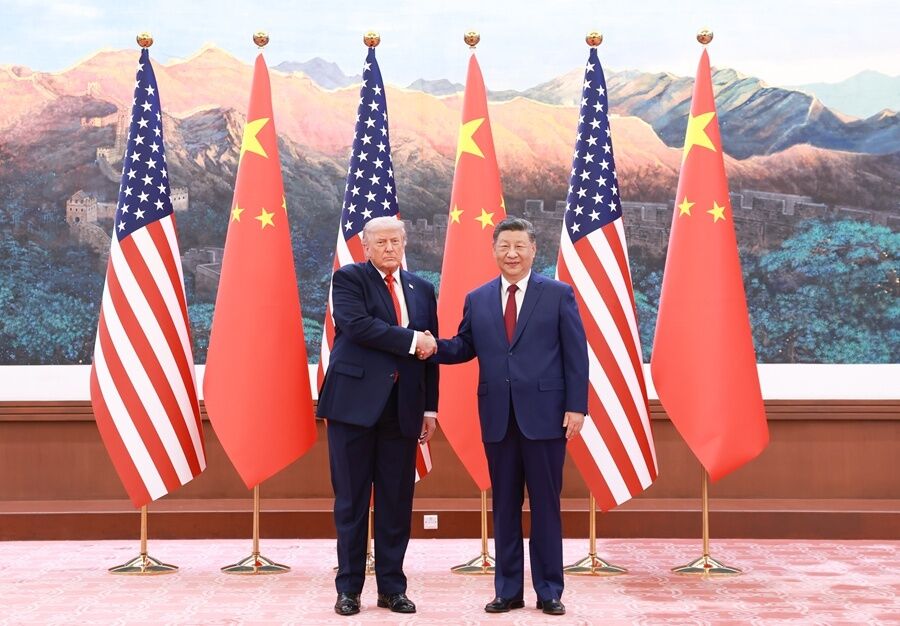 习近平同美国总统特朗普座谈